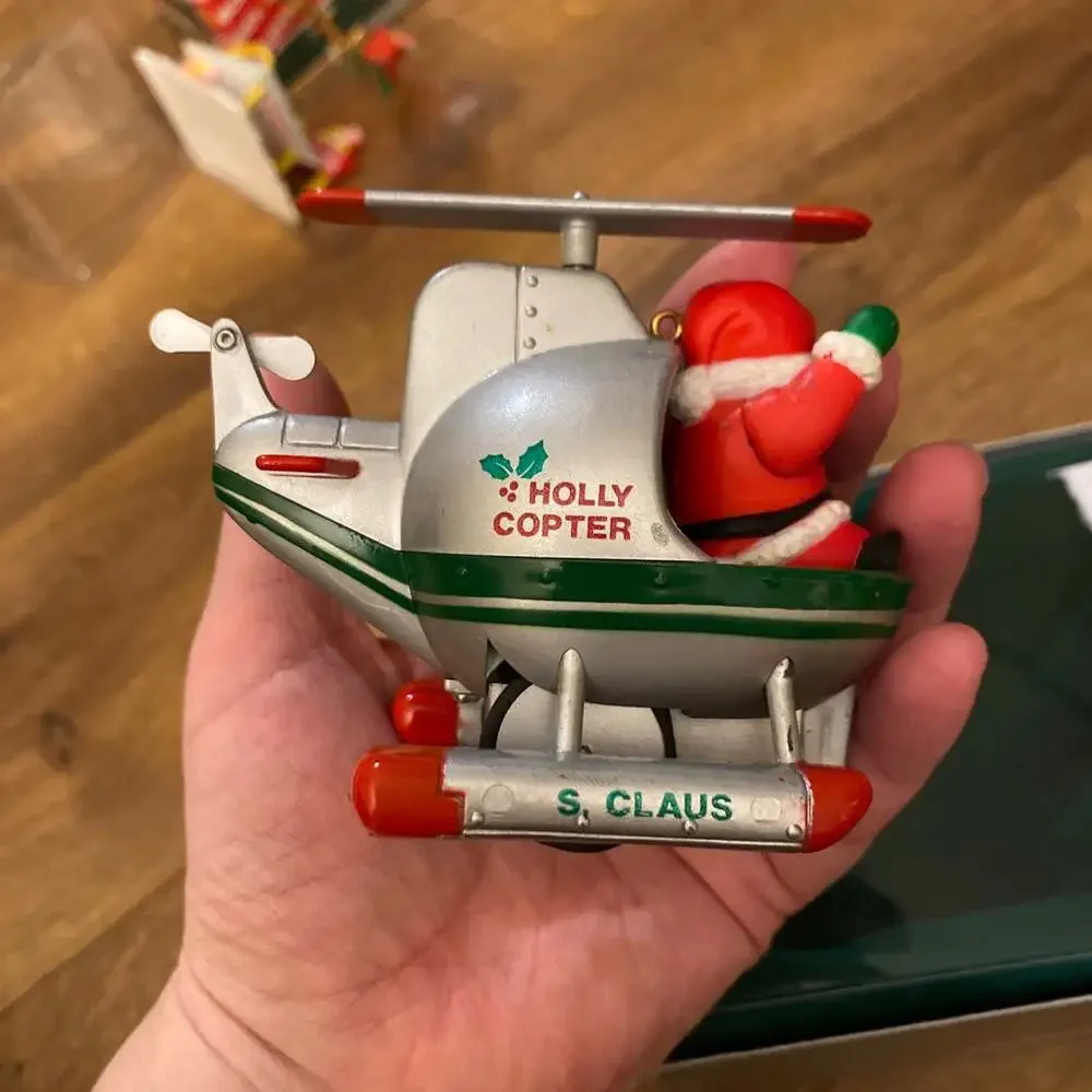 Enesco Treasury of Christmas Ornament HOLLY COPTER SANTA FLYING DEC‎ 25 1986